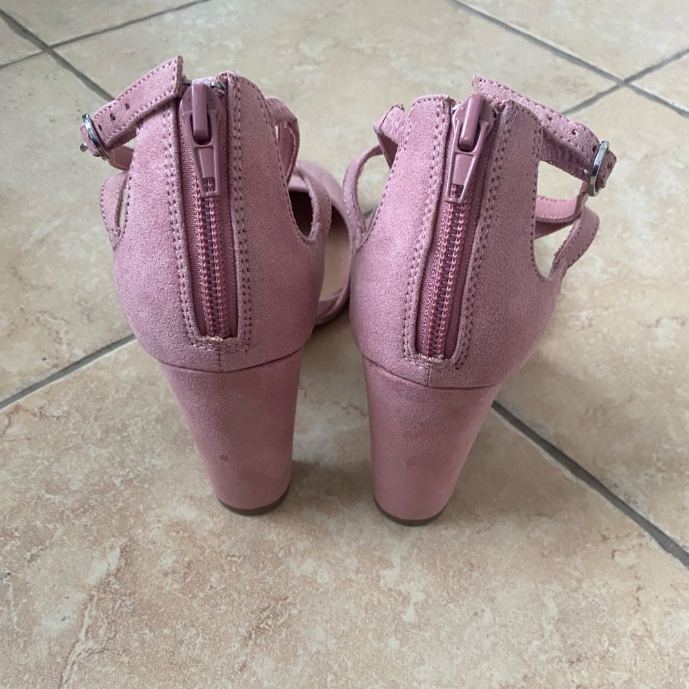 Christian Siriano Blush Pink Double-Ankle Block Heel - Picture 5 of 6